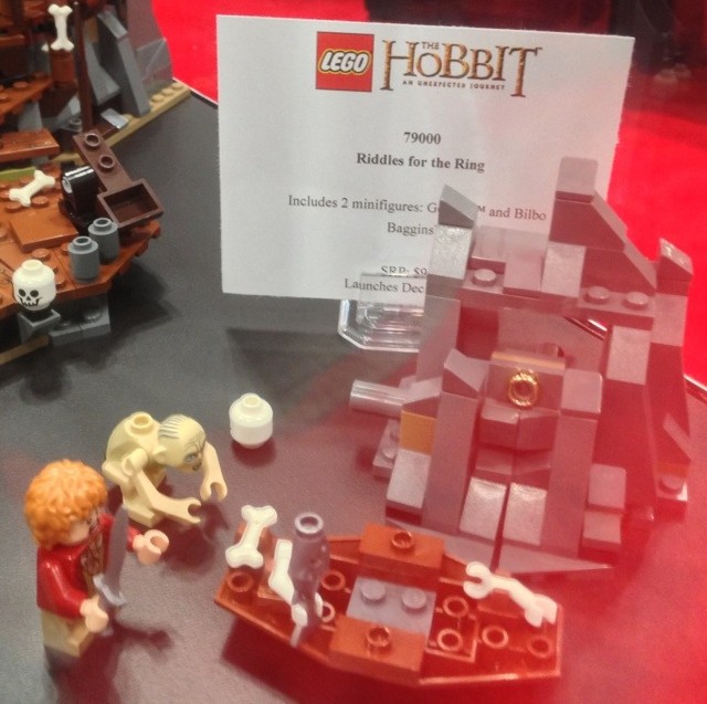 Gollum and Bilbo Baggins Minifigures from LEGO The Hobbit Debut at NYCC 2012