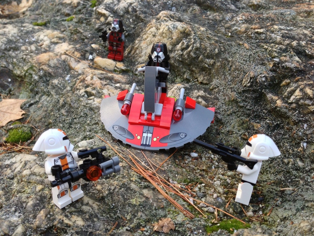 LEGO 75001 Star Wars Republic Troopers vs. Sith Troopers 2013
