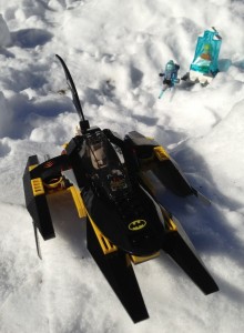 LEGO 76000 Arctic Batman drives the Batboat w/ Aquaman and Mr. Freeze