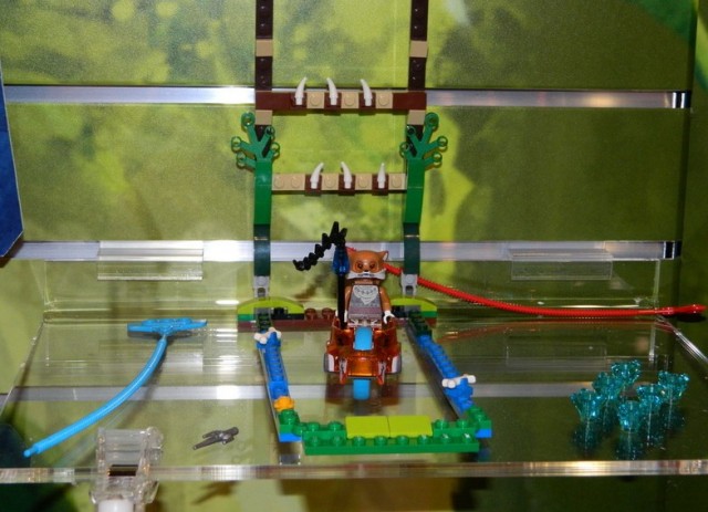 LEGO Chima Swamp Jump with Furty Fox Tribe Minifigure 70111 Toy Fair 2013