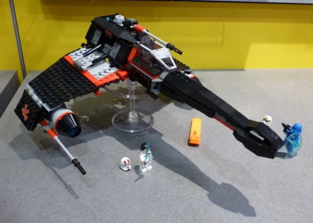 2013 LEGO Star Wars 75018 Jek-14's Stealth Starfighter Set with Minifigures