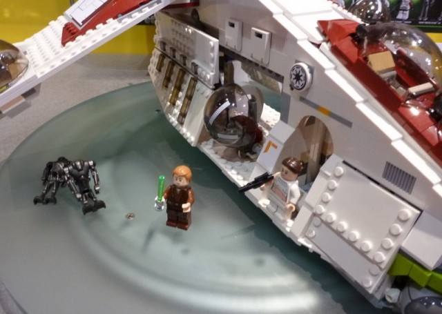 LEGO 75021 Star Wars Republic Gunship Padme and Anakin Skywalker Minifigures