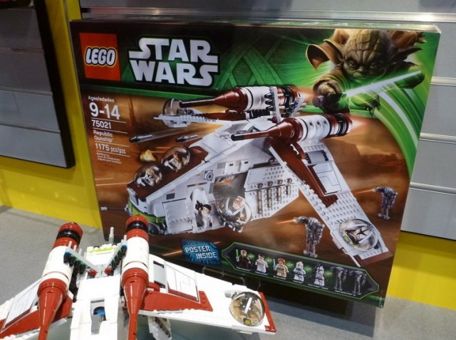 LEGO Republic Gunship 2013 Star Wars 75021 Box