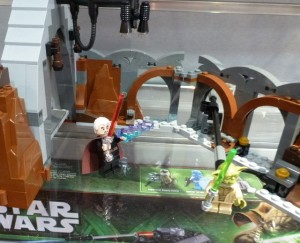 LEGO Star Wars Summer 2013 Count Dooku and Yoda Minifigures Duel on Geonosis