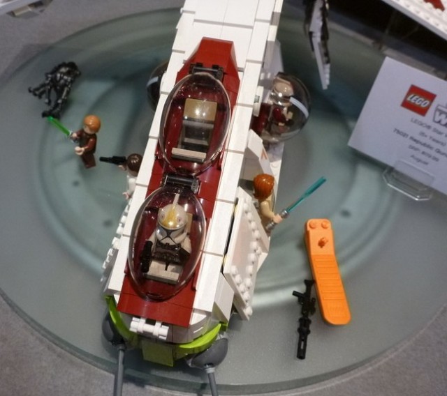 Republic Gunship LEGO Star Wars 75021 Overhead View of Hatches and Clone Pilot Minifigure