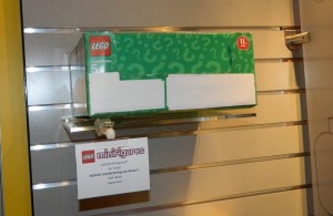 LEGO Minifigures Series 11 Box Green Blind Bags Summer 2013