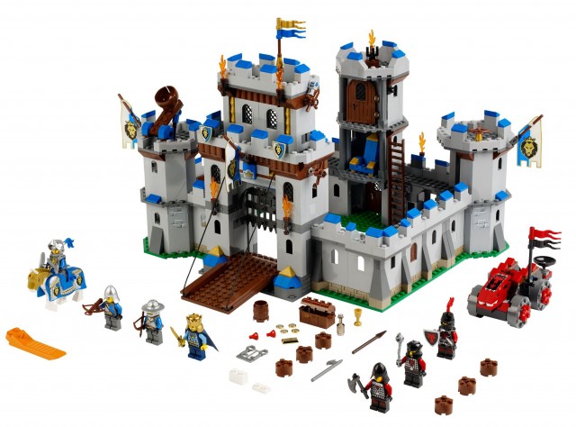 LEGO Castle 2013 King's Castle 70404 Set with Knights and King Minifigures