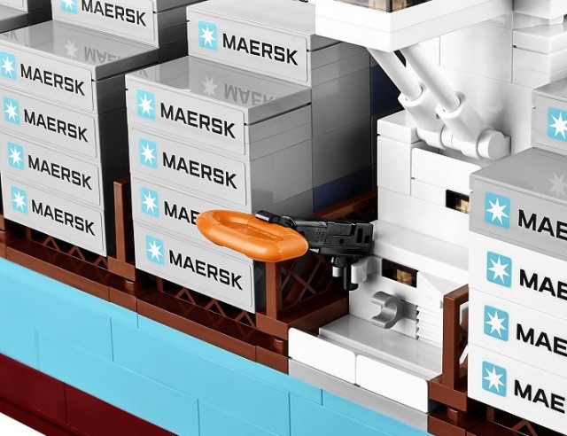 Detachable Lifeboats LEGO Maersk Line Triple-E Container Ship 10241