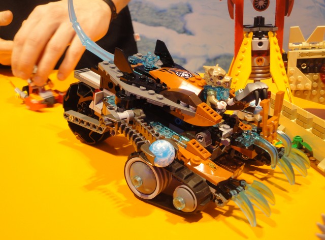 LEGO Chima Sabertooth Vehicle from Flying Phoenix Fire Temple 70146