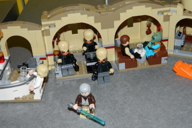 LEGO Star Wars 75052 Mos Eisley Cantina Band Playset New York Toy Fair 2014 Summer Set