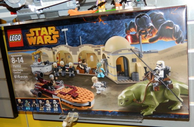 New York Toy Fair 2014 LEGO Star Wars Mos Eisley Cantina Set Box