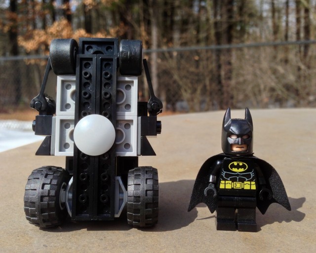 LEGO DC Superheroes The Batman Tumbler 30300 Undercarriage