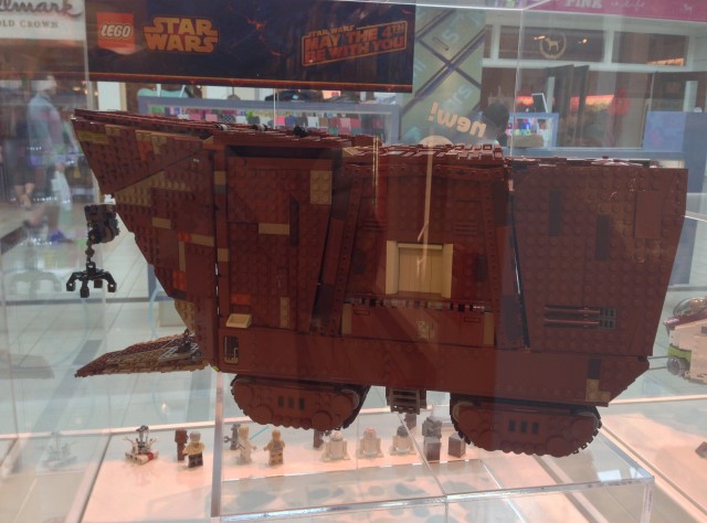 75059 LEGO Star Wars Sandcrawler Set LEGO Store Display Case