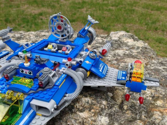 Benny's Spaceship LEGO Movie Summer 2014 Set Detachable Wing Flyers