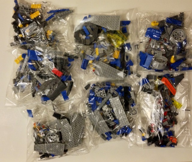 LEGO Benny's Spaceship Spaceship SPACESHIP! 70816 Content Unassembled Pieces