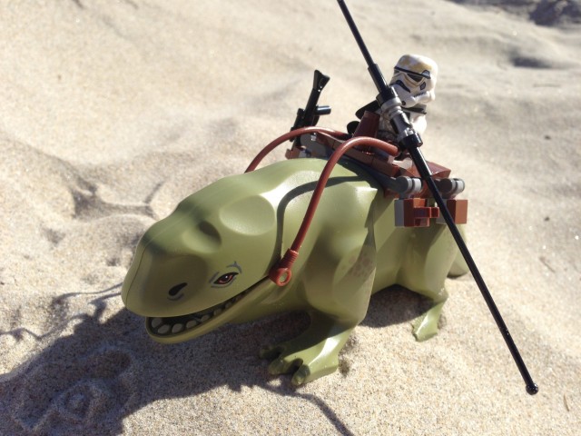 LEGO Star Wars 2014 Dewback & Sandtrooper Minifigure