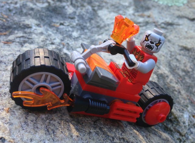 LEGO Chima Fire Bike with Worriz Minifigure and Fire CHI Crystal