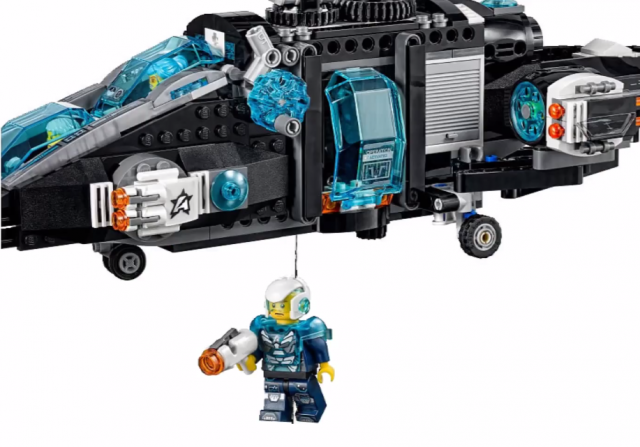 LEGO Solomon Blaze Minifigure from 2015 LEGO 70170 UltraCopter vs. AntiMatter Set