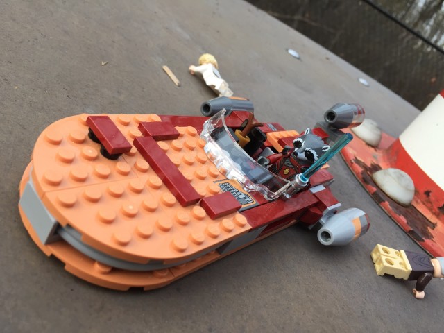 LEGO Guardians of the Galaxy Rocket Raccoon Hijacks a Landspeeder