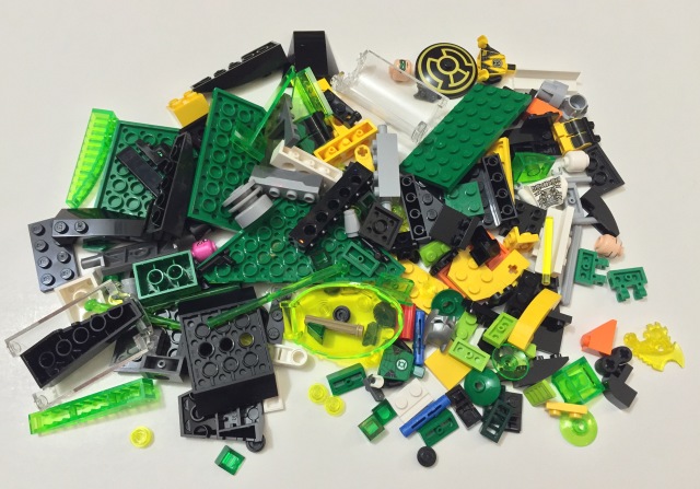 76025 Green Lantern vs. Sinestro LEGO Set Unassembled Pieces
