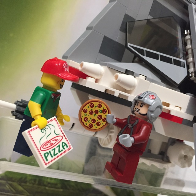 LEGO Pizza Delivery Guy Minifigure Delivers Pizza to Skyhopper Pilot