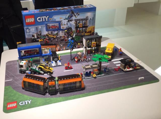 LEGO 60097 City Square Set at Nuremberg Toy Fair 2015