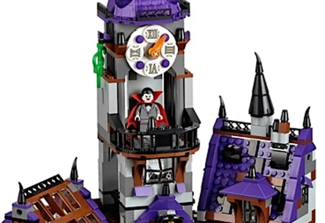 LEGO Scooby-Doo Mystery Mansion Clock Tower Vampire Close-Up