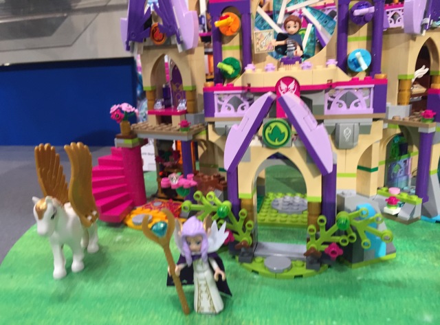 LEGO Elves Skyra Minidoll Figure and Pegasus