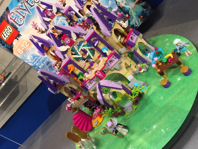 New York Toy Fair 2015 Skyra's Mysterious Sky Castle Set