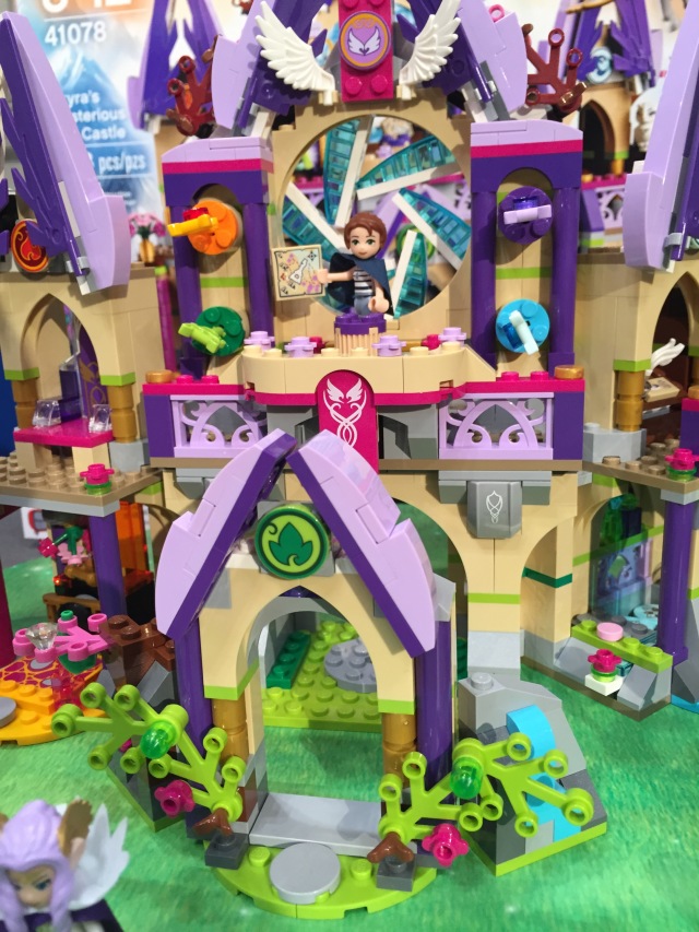 LEGO Elves Emily Minidoll Figure in Sky Castle