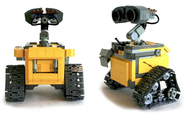 LEGO Ideas Wall-E Set Back and Side