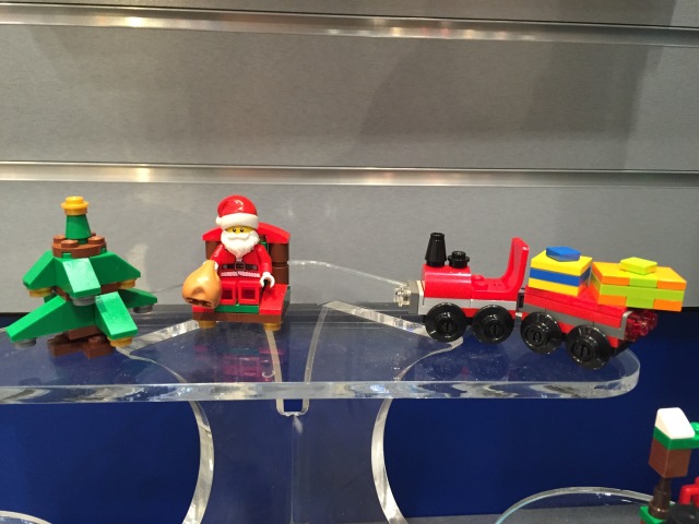 2015 LEGO Advent Calendar Santa Claus Train Christmas Tree
