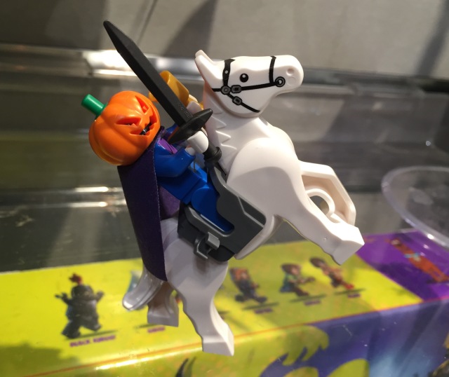 LEGO Headless Horseman Minifigure on White Horse