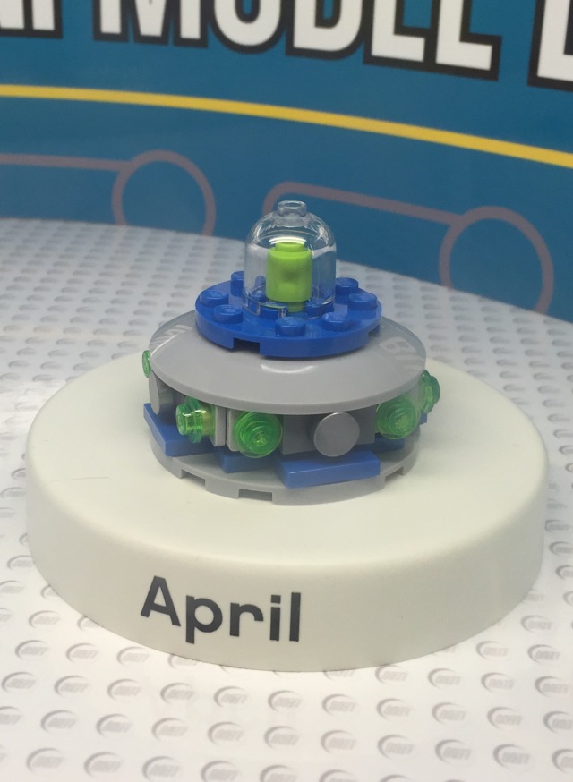 LEGO UFO Mini Monthly Model Build April 2015