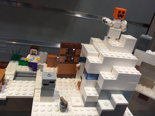 2015 New York Toy Fair LEGO Minecraft Snow Hideout