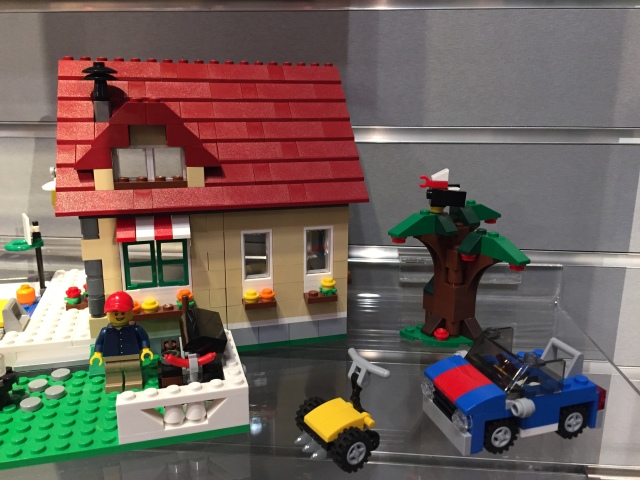 2015 Toy Fair LEGO Creator Changing Seasons House