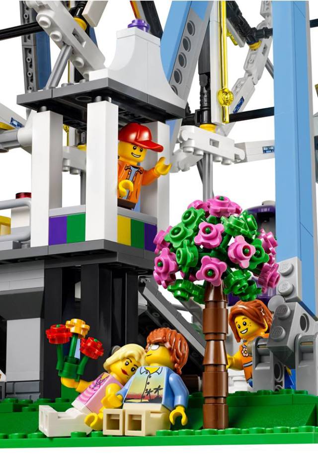 LEGO Ferris Wheel Minifigures Hanging Out and Relaxing