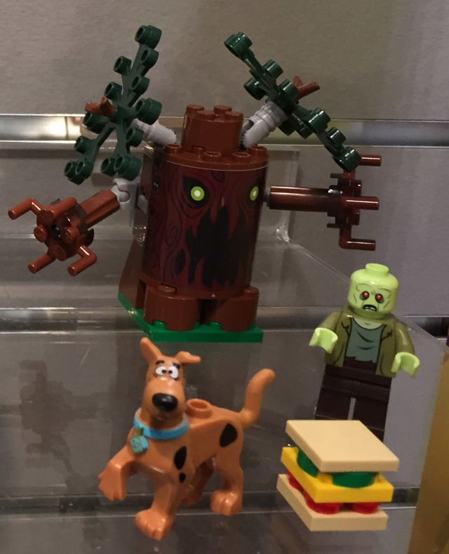 LEGO Scooby-Doo Monsters Zombie and Haunted Tree Figures
