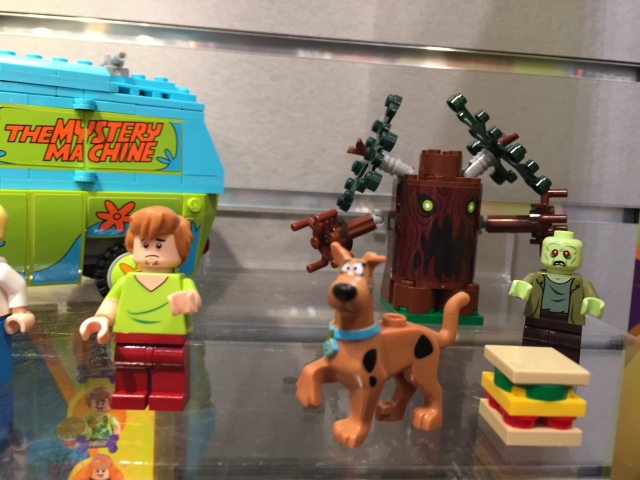 LEGO The Mystery Machine Minifigures Zombie Haunted Tree Scooby-Doo