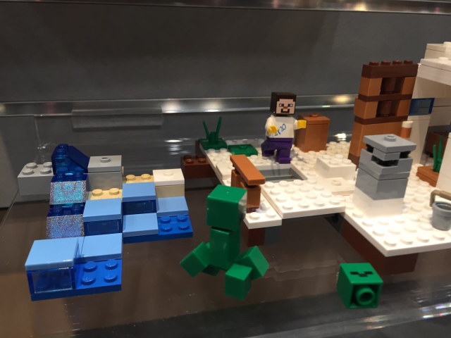 The Snow Hideout LEGO Minecraft Summer 2015 Set