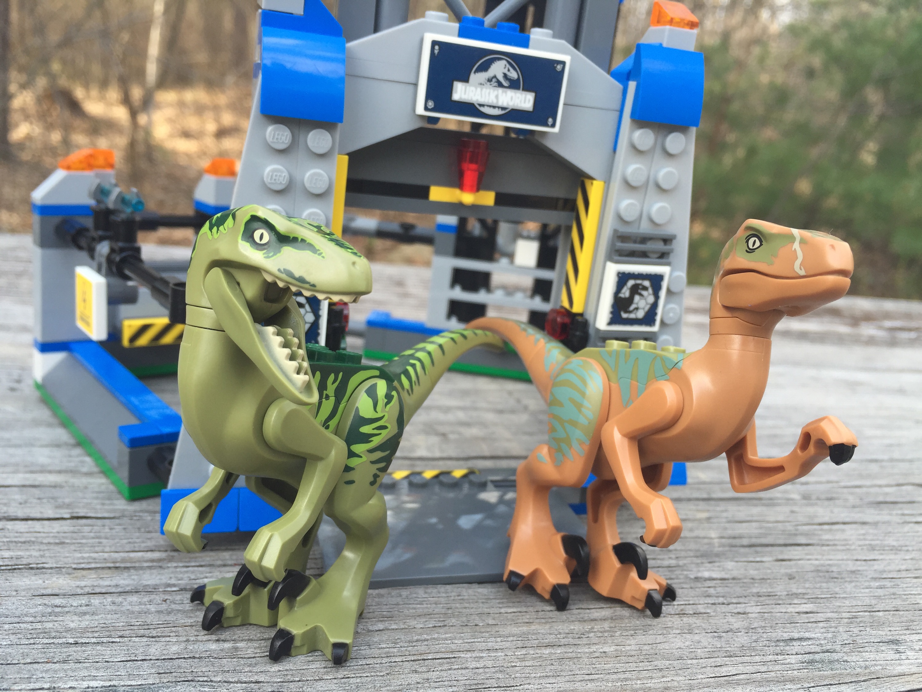 LEGO Jurassic Park Jurassic World Raptor Escape Set #75920