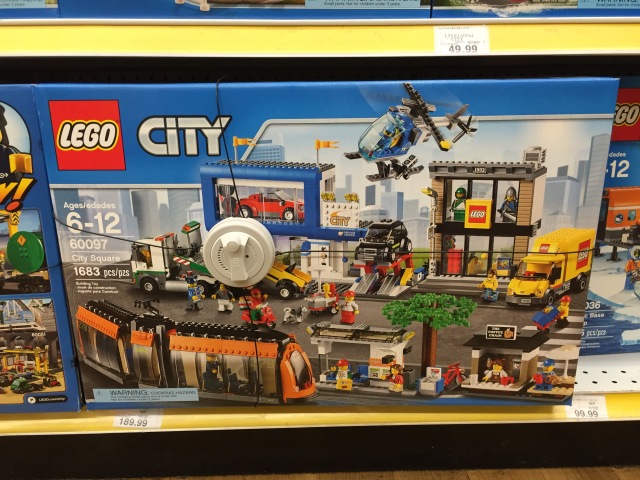 60097 LEGO City Square Summer 2015 Set Released