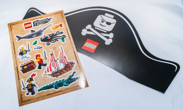 LEGO-Classic-Pirates-Booklet-and-Pirate-Hat