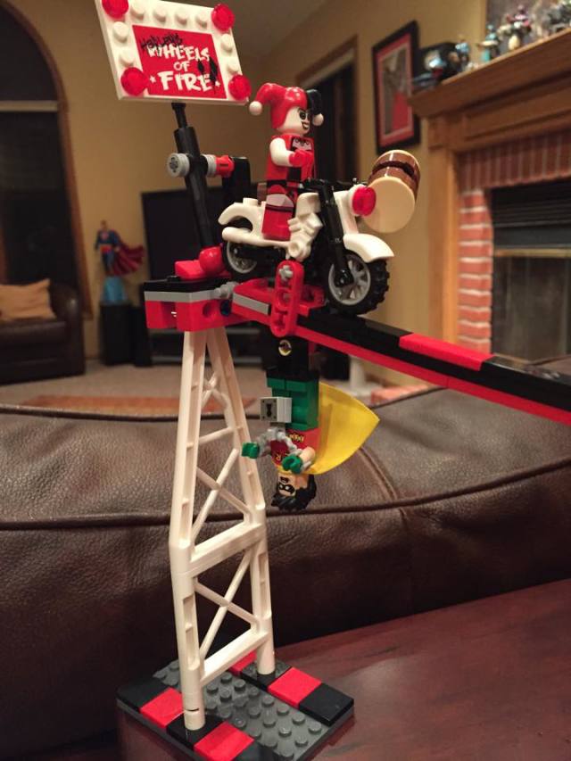 LEGO Jokerland Harley's Wheels of Fire Ride with Harley Quinn and Robin Minifigures