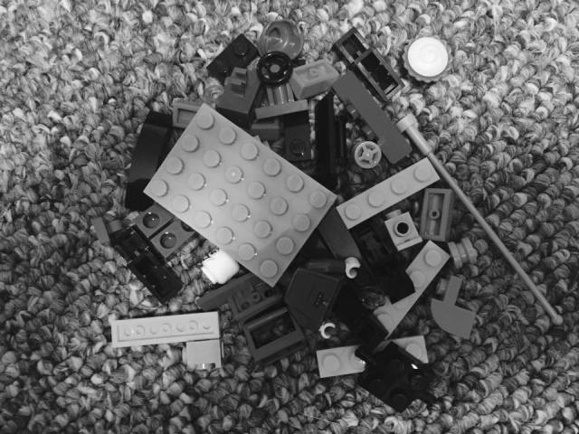 Unassembled Pieces of the LEGO 30303 Super Heroes Joker Bumper Car