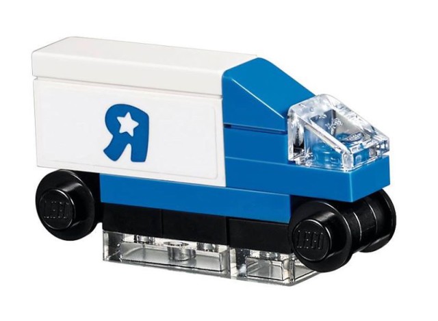 Bricktober 2015 LEGO Toys R Us Truck
