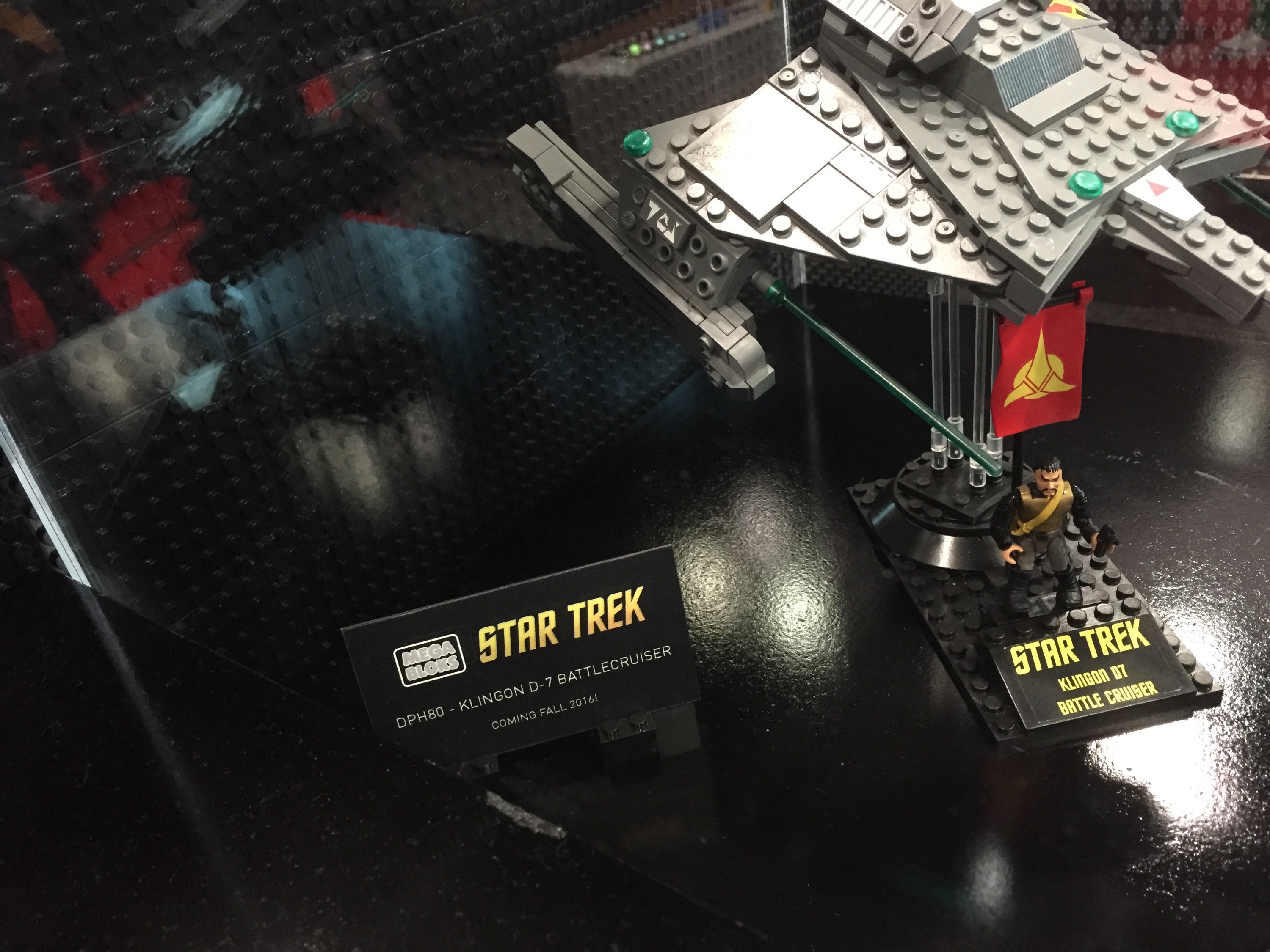 NYCC 2015: Star Trek Mega Bloks Revealed! USS Enterprise! - Bricks 