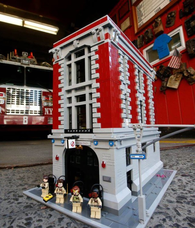 LEGO Ghostbusters Firehouse Headquarters 75827 Set