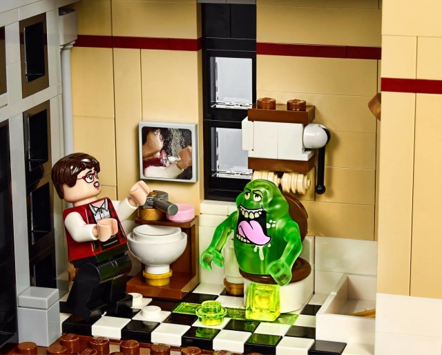 LEGO Ghostbusters Janine Minifigure with Slimer on Toilet