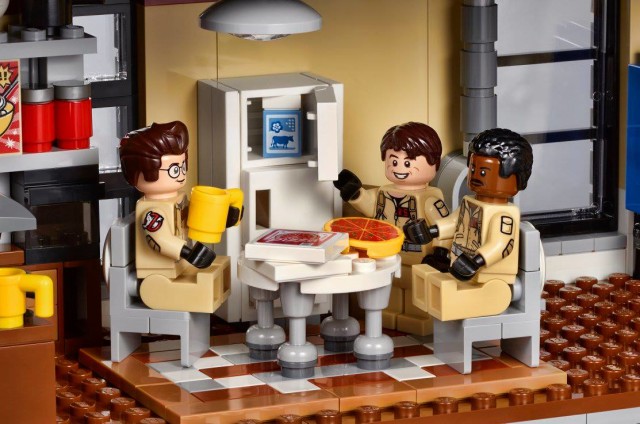 LEGO Ghostbusters Minifigures Eating in Firehouse